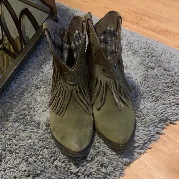 Used Very Volatile Green Leather Bootie Sz 10 - Picture 4 of 13